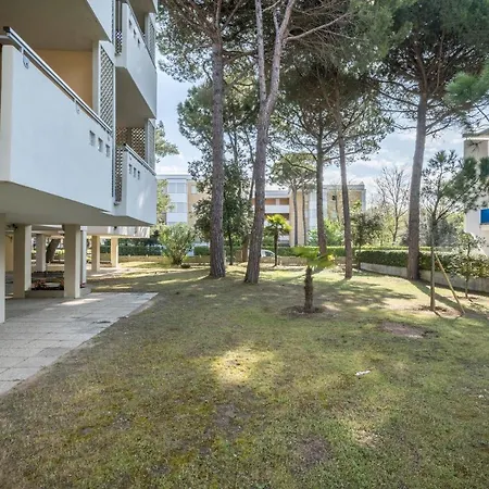Condominio Marinella 11 *